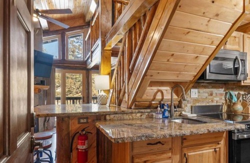 Upper Kingsbury Condo | Heavenly Ski Retreat