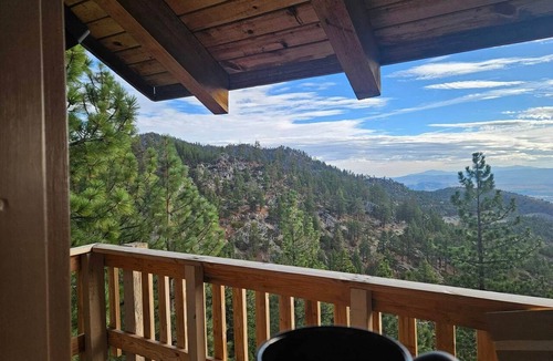 Tahoe Village Apartment | Heavenly Stagecoach Ski Retreat