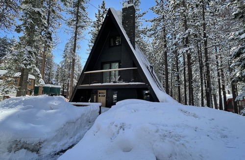 South Lake Tahoe Cabin | Heavenly Valley A Frame - 5 min walk to Heavenly Mountain