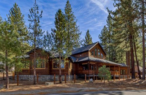 Bijou Park Acres House | Heavenly Valley Estate: Hot Tub Pets