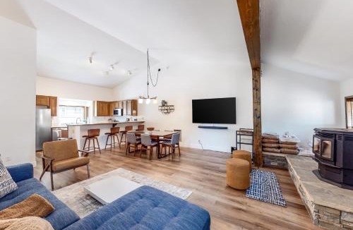 Mammoth Lakes Apartment | Helios North