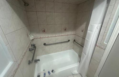Westmont Hotel | Heritage Inn