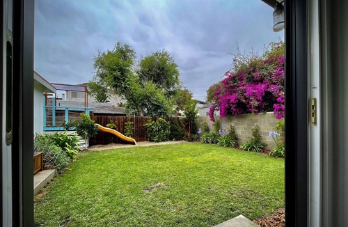 Hermosa Beach House | Hermosa Beach 4-Bedroom House Walk to Beach & Pier Near SoFi
