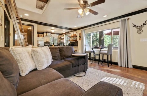 West Village Cabin | Hibernation Station ~ Walkable, Warm + Well-Loved