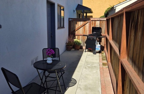 Milpas Apartment | Hidden Gem in beautiful Santa Barbara