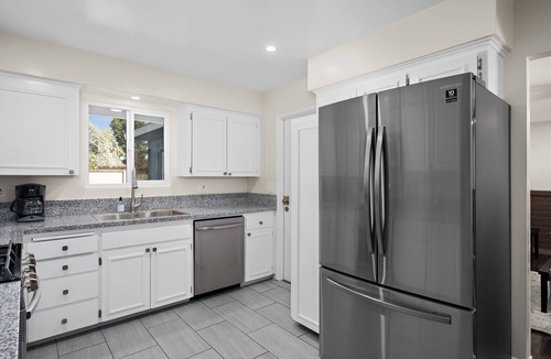 Fresno House | Hidden Gem Upgraded 4/2 in NW Fresno w RV Parking