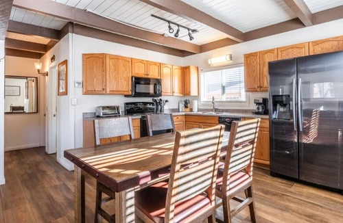 June Lake House | Hidden Meadow Cabin-June Lake, CA