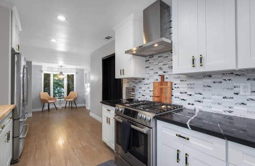 Beverly Hills Villa | Hidden Valley - Spectacular Hidden Valley Gem with Canyon Views