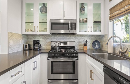 San Clemente Villa | Hideaway B- Walk to the beach, Downtown, AC!