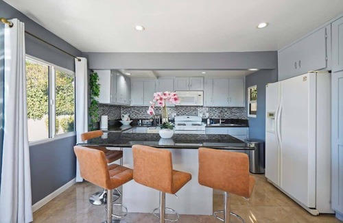 Eagle Rock House | Highland Park Home: Jacuzzi, Hillside Views, Walk to Cafés