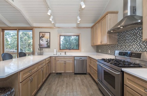 Dollar Point House | Highlands Beauty - bright, fresh, spacious, big sunny deck, Rare- has AC, near Tahoe City