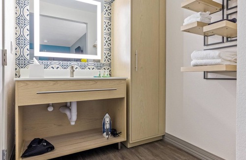 Tulare Hotel | Hillstone Inn Tulare, an Ascend Collection Hotel