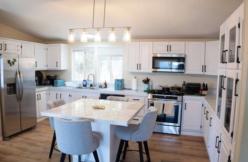 Clear Lake House | Hilltop Hideaway: 4 acres, Hot Tub, Stunning Views