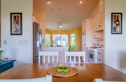 San Miguel House | Hilltop Valley Views + BBQ | Paso Robles Wine Country | Vista Vine Cottage