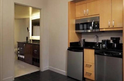 Las Vegas Hotel | Hilton Grand Vacations Club Elara Center Strip Las Vegas