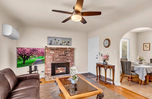 Folsom Cottage | Historic Oldtown Folsom! Charming, updated cottage near Sutter Street