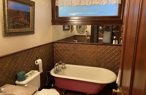 Jamestown House | Historical Victorian Style House Transport you back in time with Claw tubs