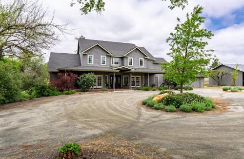 Paso Robles House | Hive & Hivette Castoro Winery StayEV16 guests