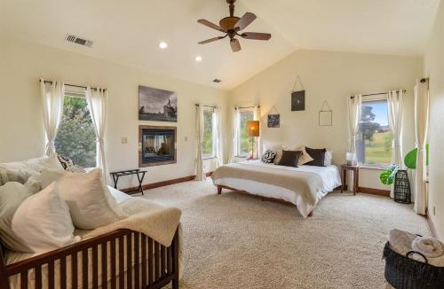 Paso Robles House | Hive & Hivette Castoro Winery StayEV16 guests