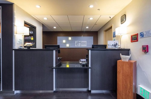 Castro Valley Hotel | Holiday Inn Express Castro Valley, an IHG Hotel