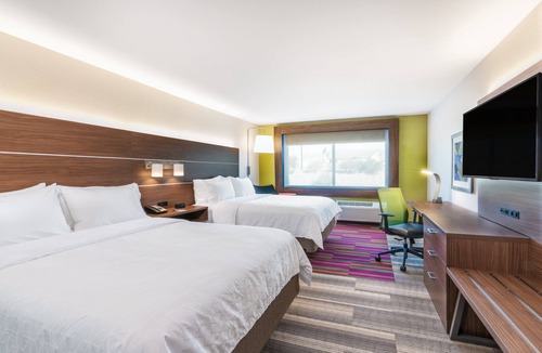 Lake Havasu City Hotel | Holiday Inn Express & Suites Lake Havasu - London Bridge by IHG