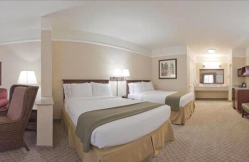 Bonita Hotel | Holiday Inn Express Hotel & Suites San Dimas, an IHG Hotel