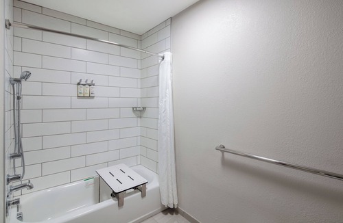 Turlock Hotel | Holiday Inn Express and Suites Turlock by IHG