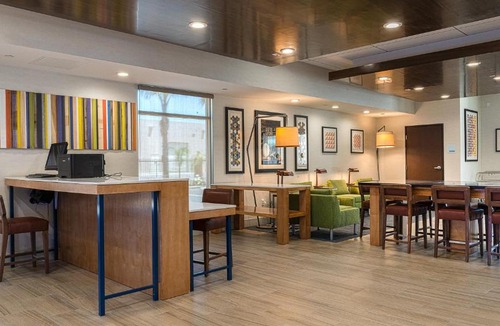 Northwest Anaheim Hotel | Holiday Inn Express Fullerton-Anaheim by IHG