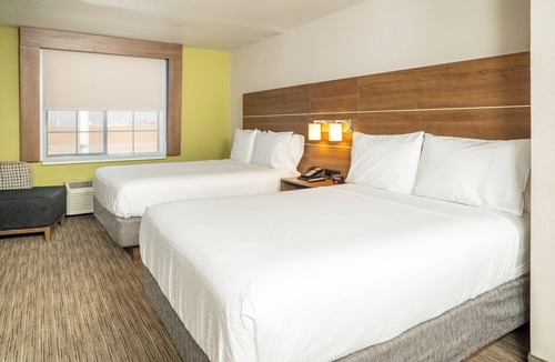 Hesperia Hotel | Holiday Inn Express Hotel & Suites Hesperia by IHG