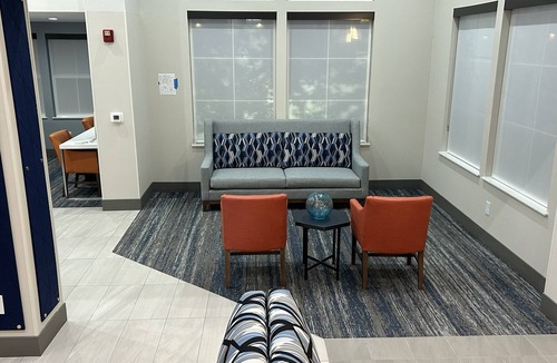Manteca Hotel | Holiday Inn Express Hotel & Suites Manteca by IHG