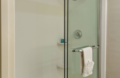 Santa Ana Heights Hotel | Holiday Inn Express Newport Beach by IHG