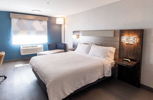 Oakdale Hotel | Holiday Inn Express Oakdale by IHG