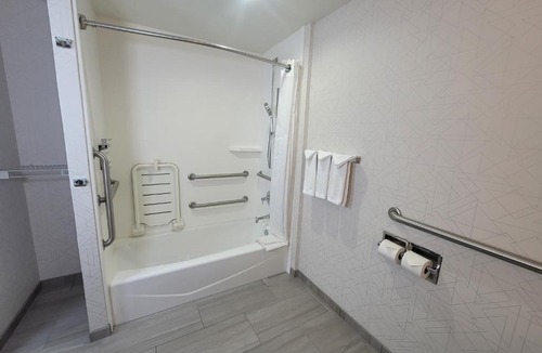 Lincoln Acres Hotel | Holiday Inn Express San Diego South - Chula Vista by IHG