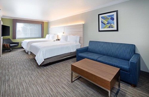 Watsonville Hotel | Holiday Inn Express & Suites Watsonville by IHG