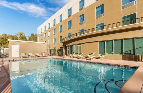 Oakhurst Hotel | Holiday Inn Express & Suites Oakhurst-Yosemite Park Area by IHG