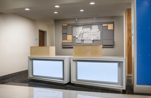 Oakhurst Hotel | Holiday Inn Express & Suites Oakhurst-Yosemite Park Area by IHG