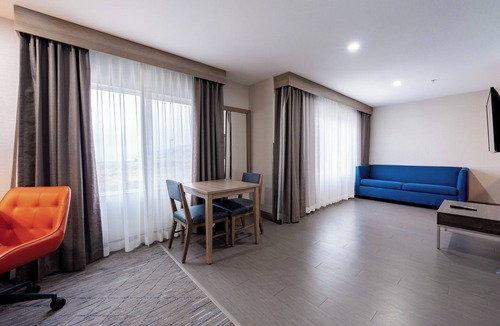 Lebec Hotel | Holiday Inn Express & Suites Frazier Park by IHG