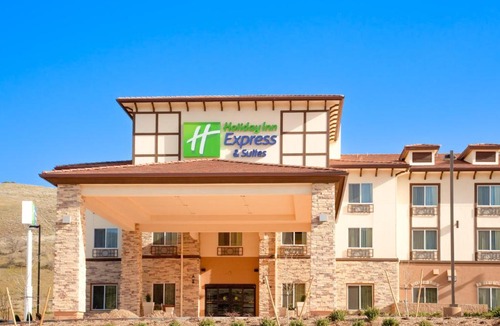 Lebec Hotel | Holiday Inn Express & Suites Frazier Park by IHG