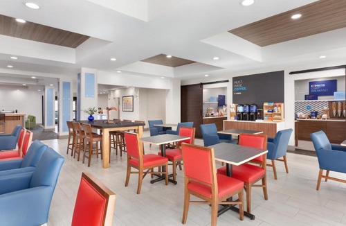 Merced Hotel | Holiday Inn Express & Suites Merced - Yosemite Natl Pk Area by IHG
