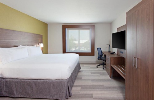 East Pasadena Hotel | Holiday Inn Express & Suites Pasadena - Los Angeles by IHG