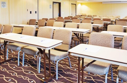 Salinas Hotel | Holiday Inn Express & Suites Salinas by IHG