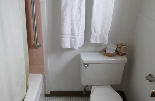 Hawthorne Hotel | Holiday Lodge