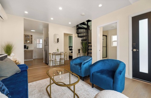 Hollywood House | Hollywood Glam Mini Hideaway & Steps to Walk of Fame