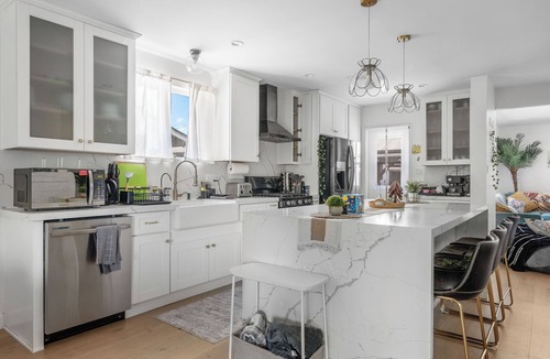 Burbank House | Hollywood Hideaway: Spacious 4-Bedroom Retreat w/Pool & Game room near Universal
