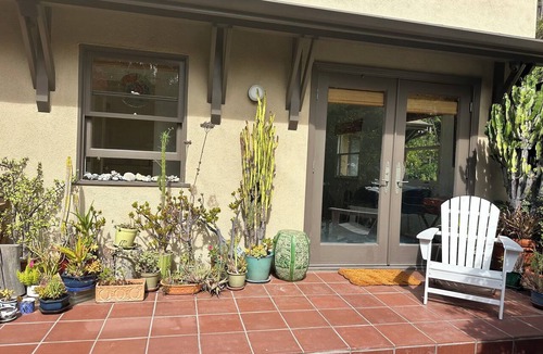 Hollywood Hills Apartment | Hollywood Hills - Cozy Bed & Bath - walk to Runyon Canyon Park