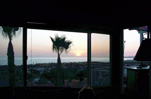 San Clemente Apartment | Home away from Home ! Awesome Catalina and Dana Point views & close to DT.