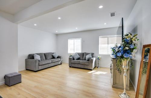 El Rancho House | Home Between Los Angeles & Disney! Patio, Yard