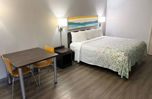 Crestline Heights Hotel | HomeTowne Studios by Red Roof Birmingham - Highway 280