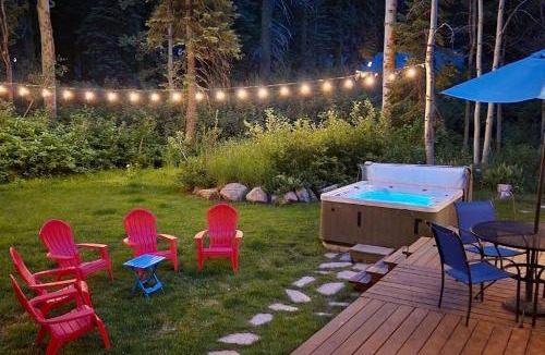 Tahoe Pines House | Homewood Cabin Among the Pines with private hot tub - dog-friendly