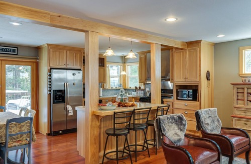 Sierra Village Cabin | Homey Long Barn Cabin w/Deck & Fire Pit!